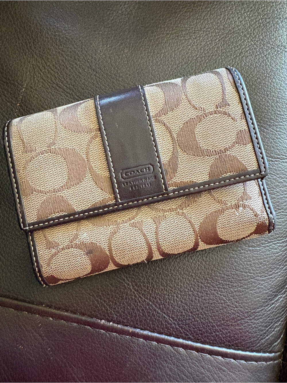 Vintage Trifold Coach Tan and Brown Signature Canvas Compact Wallet. 
Quality!